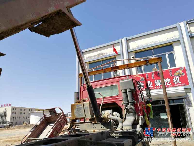 内蒙古出售转让二手2011年中国重汽豪沃ZZ3257N3847D1自卸车