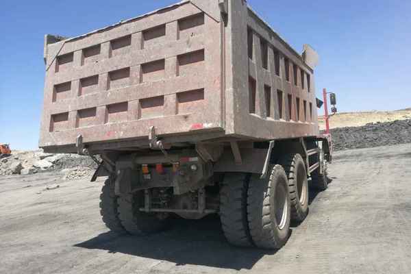 内蒙古出售转让二手2011年中国重汽豪泺ZZ3257N3648W自卸车