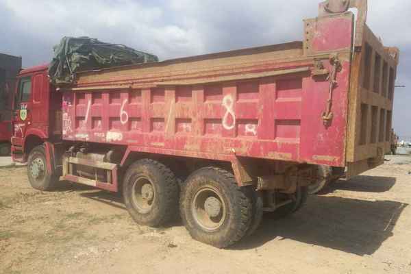 内蒙古出售转让二手2012年中国重汽豪泺ZZ3317N3568W自卸车