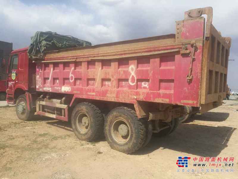内蒙古出售转让二手2012年中国重汽豪泺ZZ3317N3568W自卸车