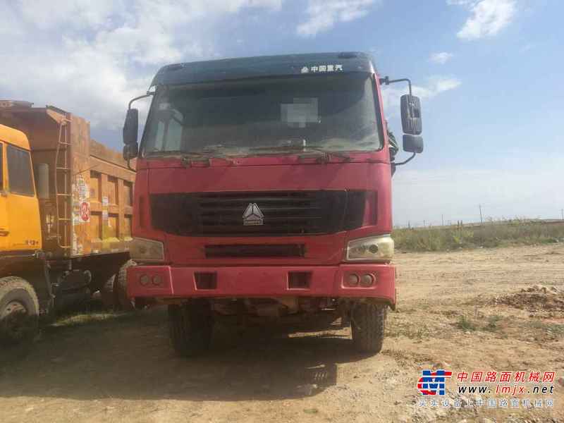 内蒙古出售转让二手2012年中国重汽豪泺ZZ3317N3568W自卸车
