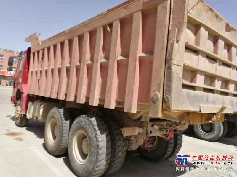 内蒙古出售转让二手2011年中国重汽豪沃ZZ5437N466741自卸车