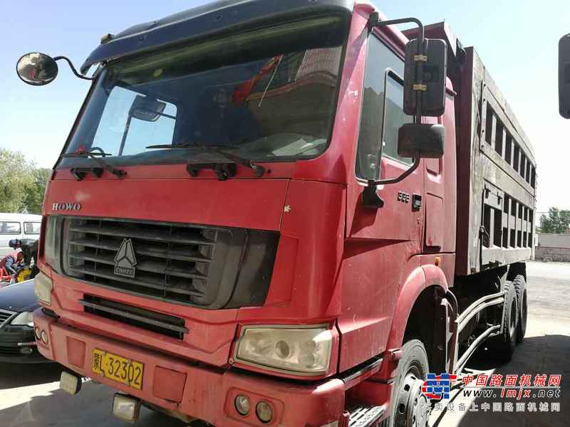 内蒙古出售转让二手2010年中国重汽豪沃ZZ3257N5247自卸车