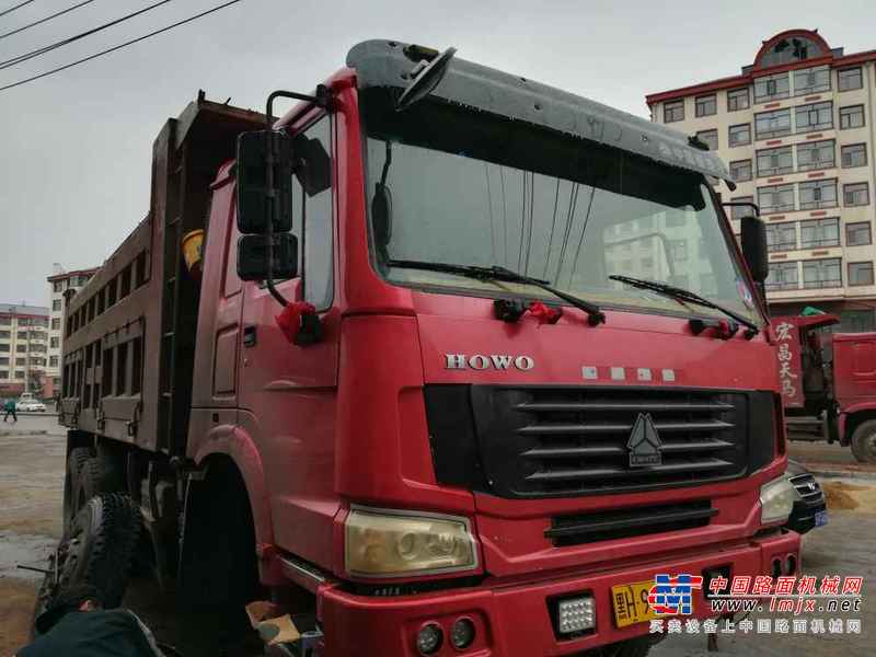 黑龙江出售转让二手2010年中国重汽豪泺ZZ3317N3568W自卸车