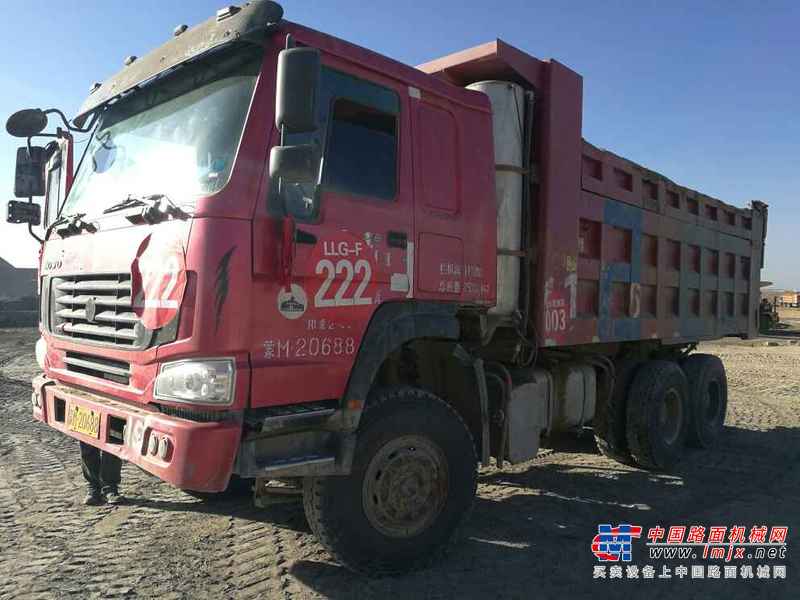 内蒙古出售转让二手2014年中国重汽豪泺ZZ3257N3847C自卸车