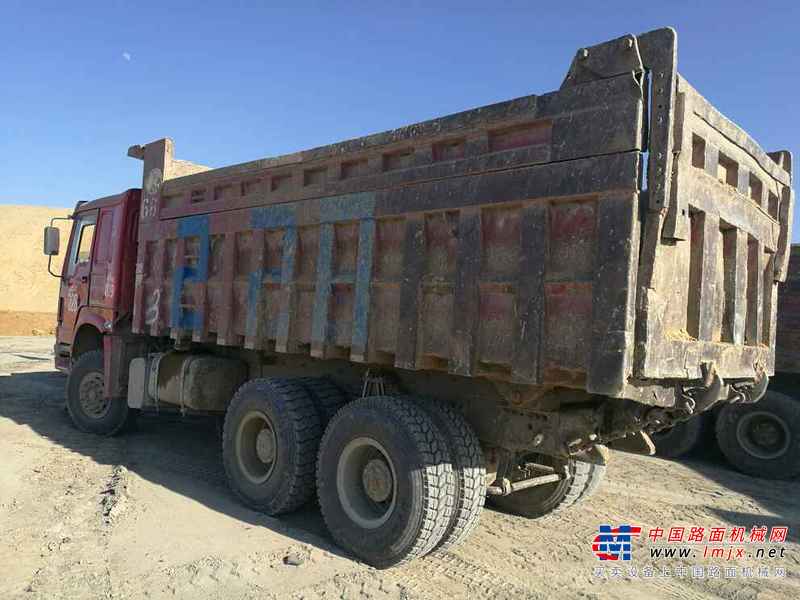 内蒙古出售转让二手2011年中国重汽豪泺ZZ3257N3847C自卸车