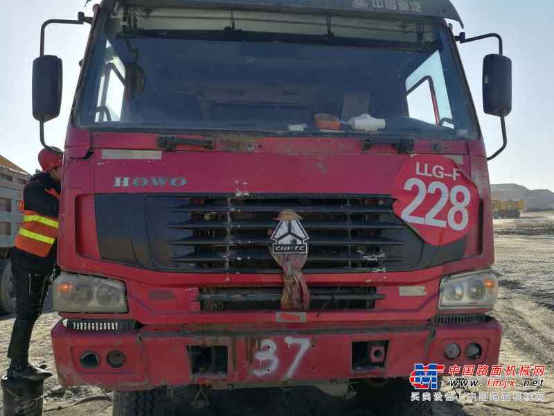 内蒙古出售转让二手2011年中国重汽豪泺ZZ3257N3847C自卸车