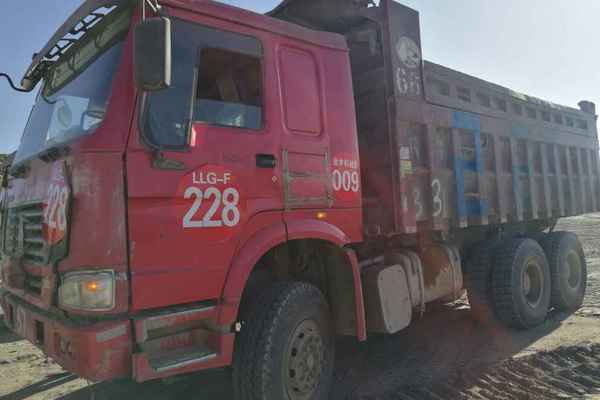 内蒙古出售转让二手2011年中国重汽豪泺ZZ3257N3847C自卸车