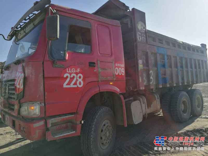 内蒙古出售转让二手2011年中国重汽豪泺ZZ3257N3847C自卸车
