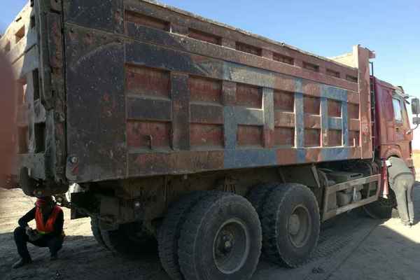 内蒙古出售转让二手2013年中国重汽豪泺ZZ3257N3847C自卸车