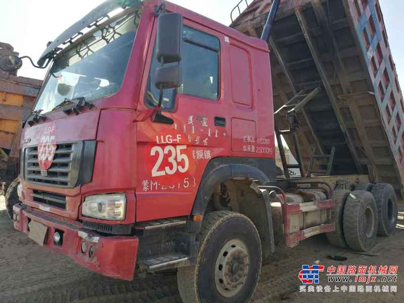 内蒙古出售转让二手2014年中国重汽豪泺ZZ3257N3847C自卸车