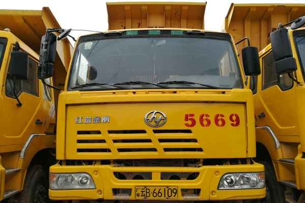 云南出售转让二手2010年红岩CQ3254SMG384自卸车