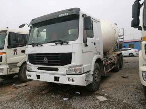 山东出售转让二手2013年中国重汽豪沃ZZ5253GJBN4241C1搅拌运输车