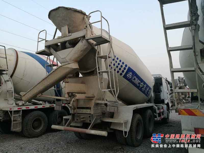 山东出售转让二手2013年中国重汽豪泺ZZ5317GJBN3267D1搅拌运输车