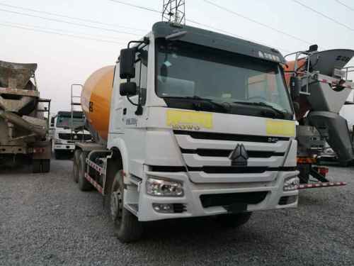 山东出售转让二手2014年中国重汽豪沃ZZ5253GJBN4241C1搅拌运输车