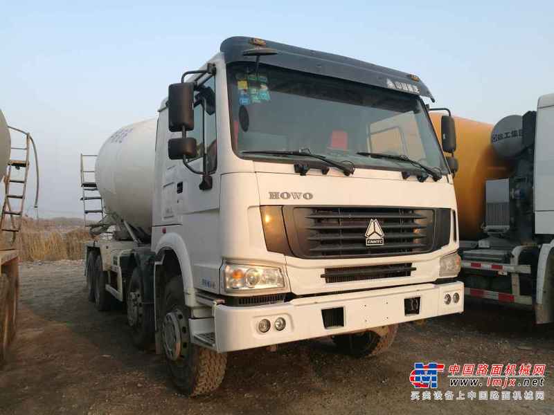 山东出售转让二手2013年中国重汽豪泺ZZ5317GJBN3267D1搅拌运输车
