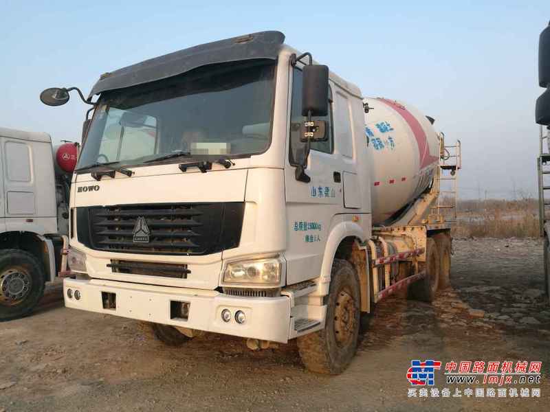 山东出售转让二手2013年中国重汽豪沃ZZ5253GJBN3841C搅拌运输车