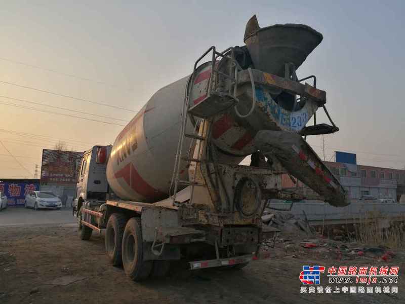 山东出售转让二手2011年中国重汽豪沃ZZ5253GJBN4241C1搅拌运输车