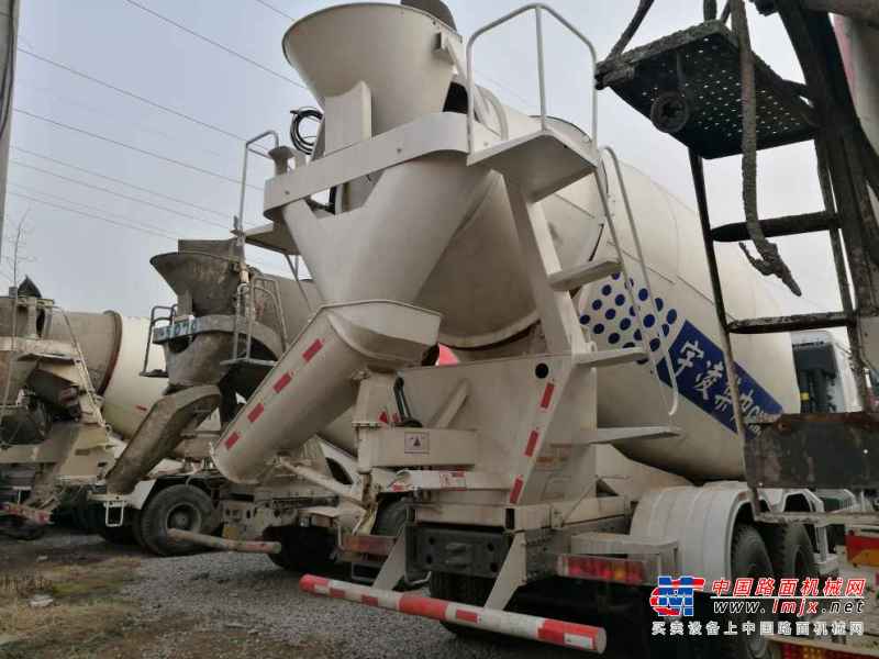 山东出售转让二手2014年中国重汽豪沃ZZ5255GJBN3845C搅拌运输车