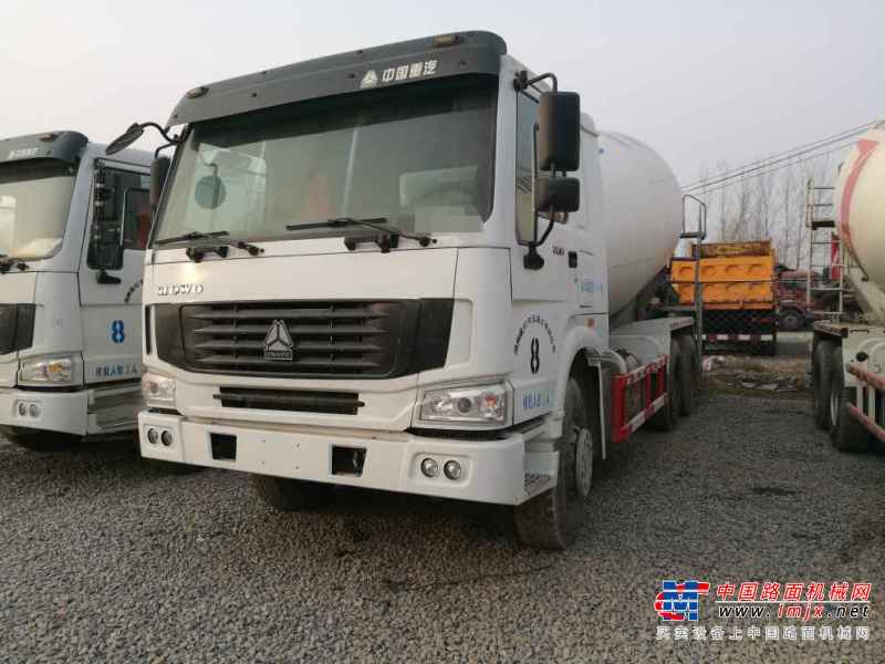 山东出售转让二手2011年中国重汽豪沃ZZ5253GJBN4241C1搅拌运输车
