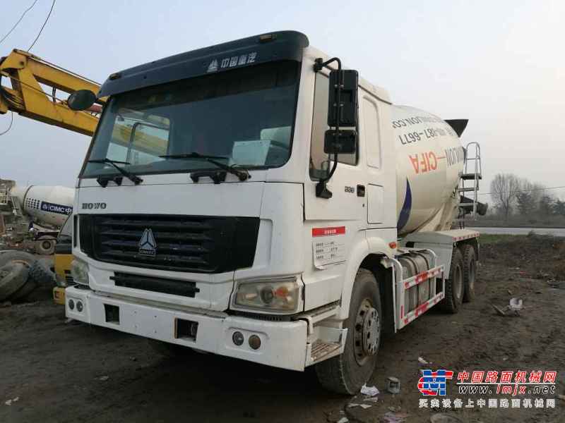 山东出售转让二手2011年中国重汽豪沃ZZ5253GJBN4241C1搅拌运输车