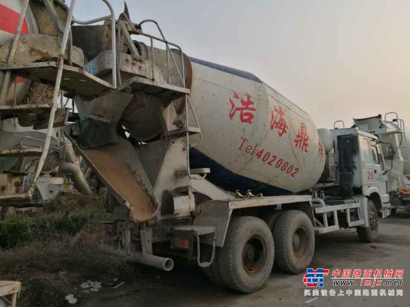 山东出售转让二手2010年中国重汽豪沃ZZ5253GJBN4241C1搅拌运输车