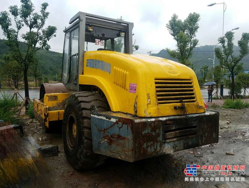 贵州出售转让二手6800小时2009年厦工三明YZ20B单钢轮压路机