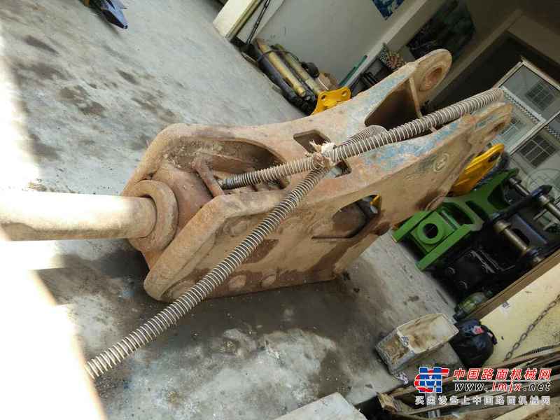 云南出售转让二手7580小时2013年大迪140破碎锤