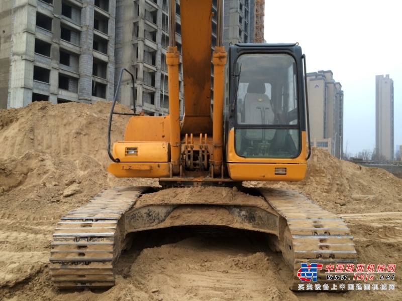 河南出售转让二手6374小时2010年福田雷沃FR220挖掘机