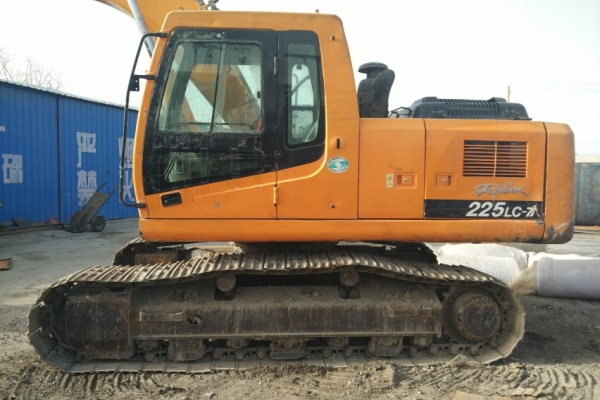 甘肃出售转让二手8264小时2007年现代R215挖掘机