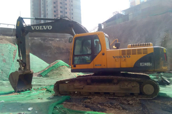 陕西出售转让二手5518小时2010年沃尔沃EC240BLC挖掘机