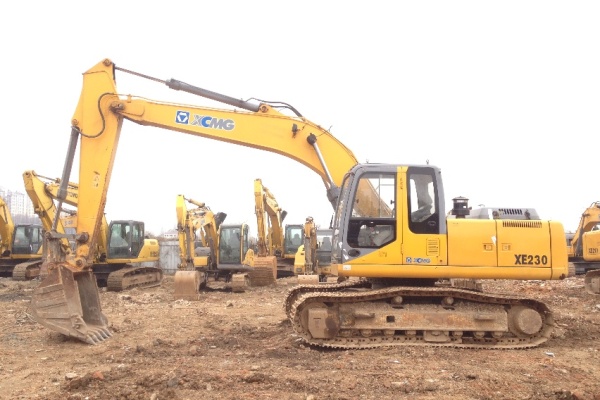 湖北出售转让二手2148小时2011年徐工XE215C挖掘机