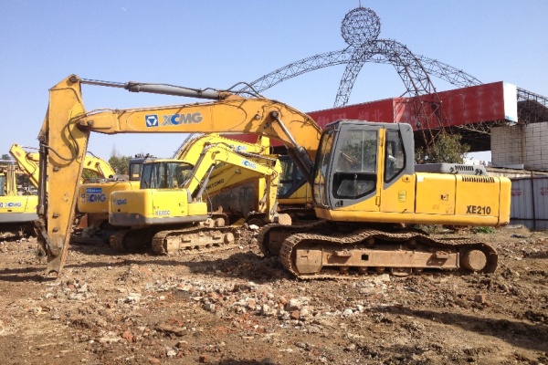 湖北出售转让二手5742小时2011年徐工XE210挖掘机