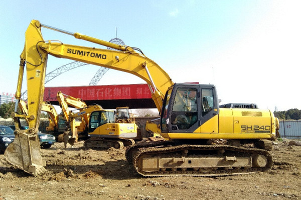湖北出售转让二手4853小时2010年住友SH240挖掘机