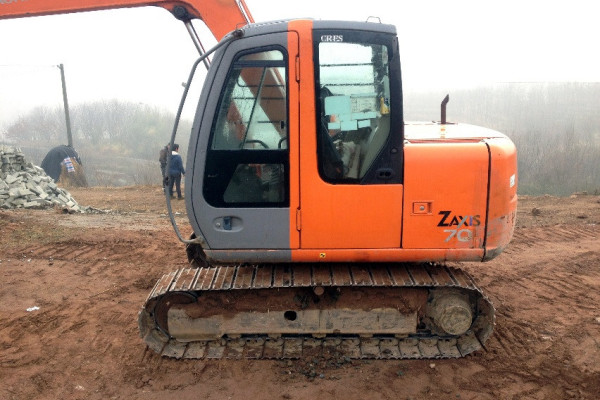 湖北出售转让二手10791小时2007年日立ZX70挖掘机