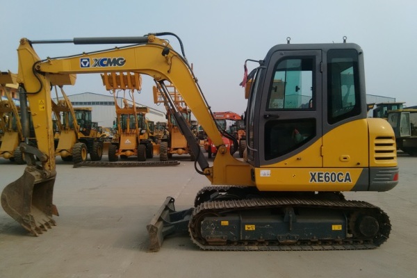 陕西出售转让二手528小时2015年徐工XE60CA挖掘机