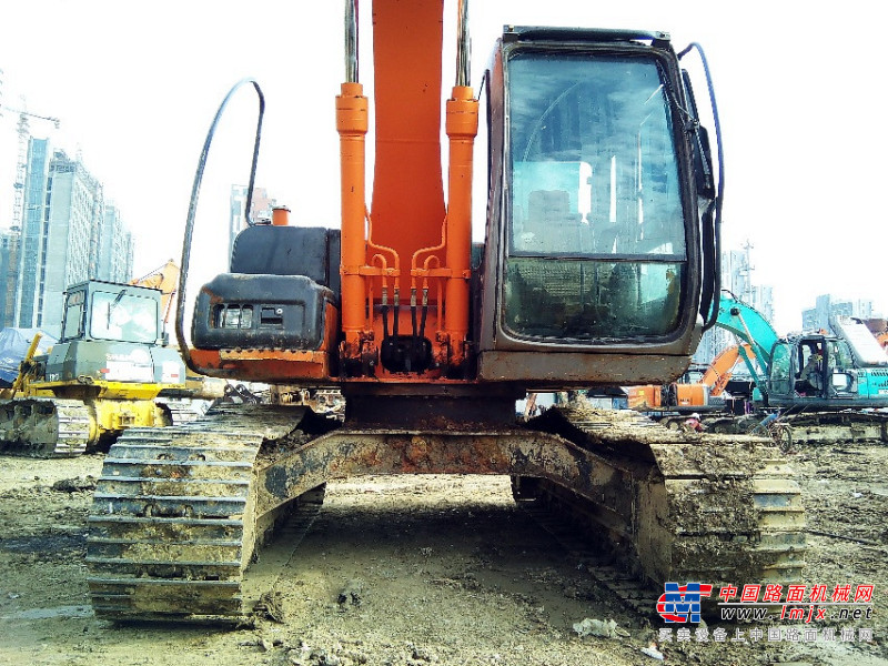 安徽出售转让二手7895小时2010年日立ZX120挖掘机