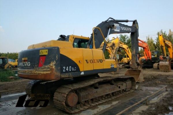 晋中市出售转让二手2011年沃尔沃EC210BLC挖掘机
