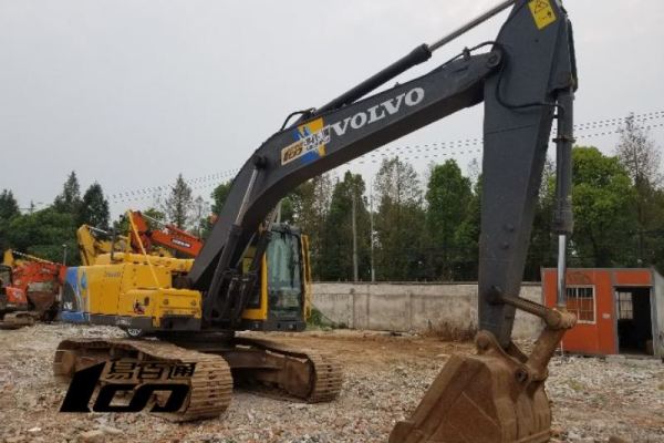 武汉市出售转让二手2013年沃尔沃EC210B挖掘机