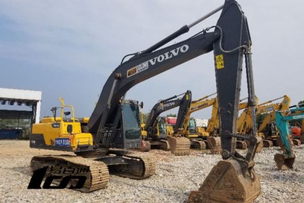 武汉市出售转让二手2018年沃尔沃EC220D挖掘机