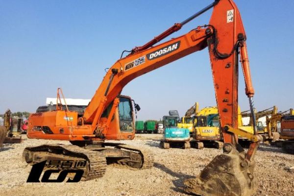 武汉市出售转让二手2010年斗山DH225LC-9挖掘机