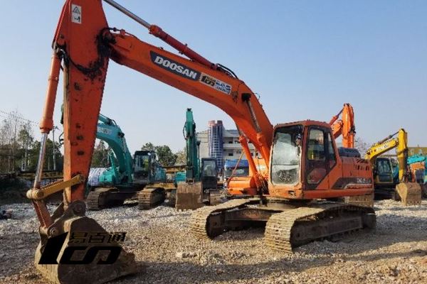 武汉市出售转让二手2010年斗山DH225LC-9挖掘机