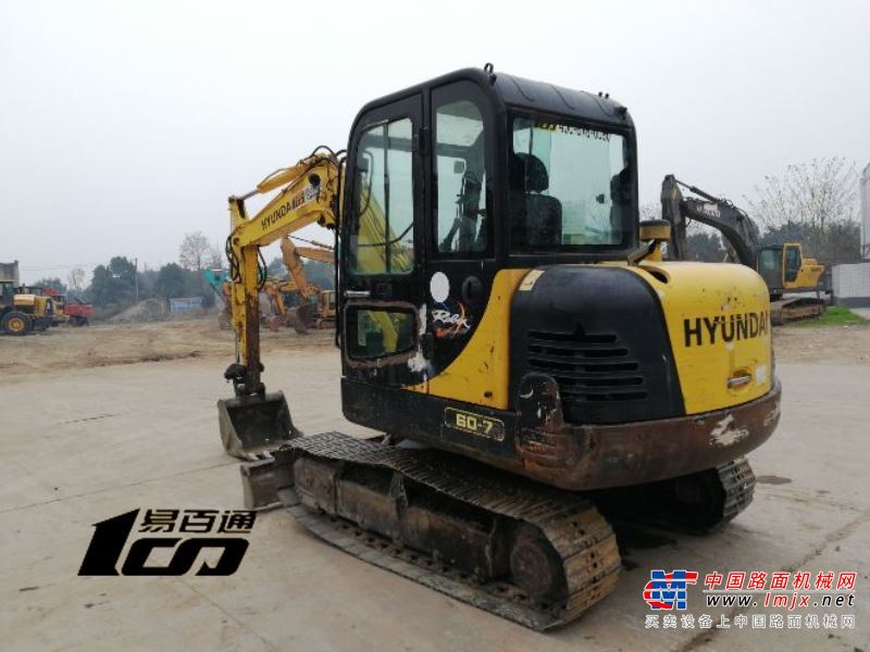 成都市出售转让二手2011年现代R60-7挖掘机