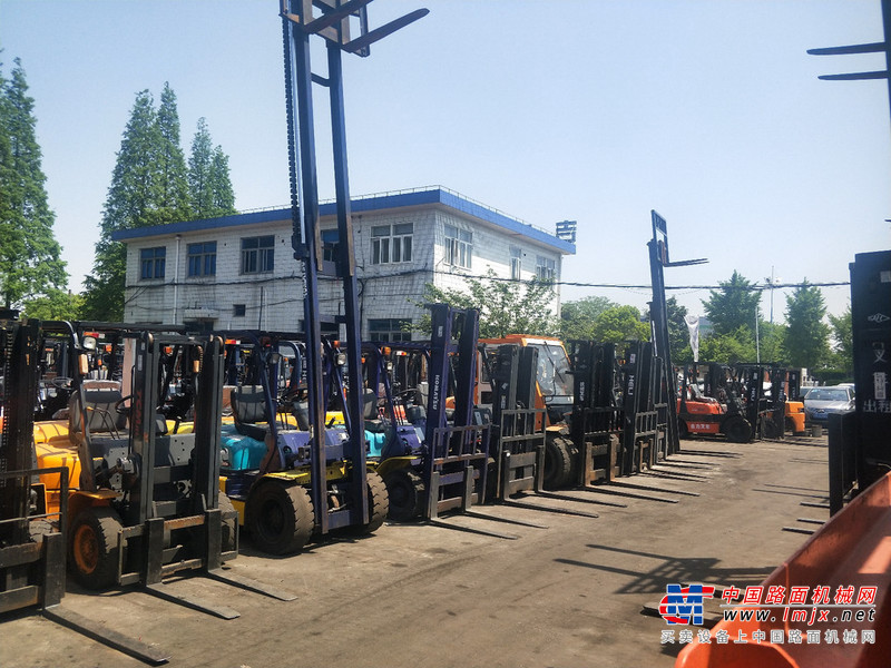 出售转让二手合力叉车3吨叉装车