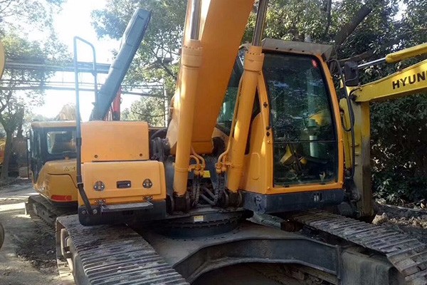 上海出售转让二手3800小时现代挖掘机