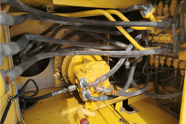 出售转让二手KOMATSU210-8MO挖掘机