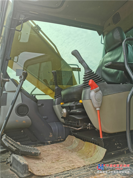 出售转让二手KOMATSU210-8MO挖掘机