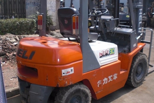 出售转让二手合力叉车3吨叉装车