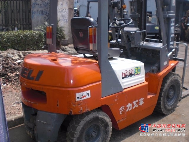 出售转让二手合力叉车3吨叉装车