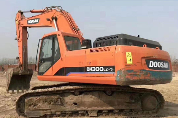 出售转让二手斗山DH300-7挖掘机